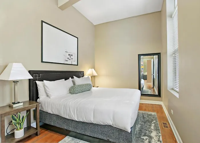 Splendid 4br Close To Bars & Restaurants - Damen 1r Chicago