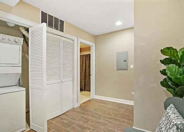 Splendid 4br Close To Bars & Restaurants - Damen 1r